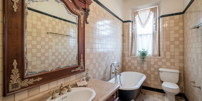 18 Vintage Bathroom Mirror Design Ideas for a Classic Charm